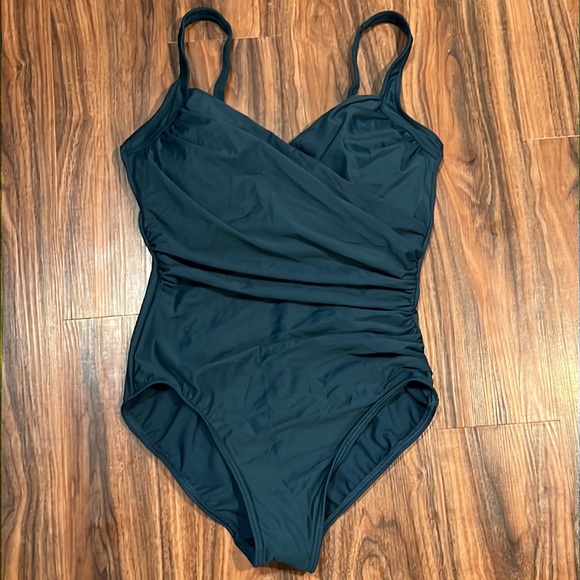 Miraclesuit Must Have Sanibel One Piece - Picture 7 of 16